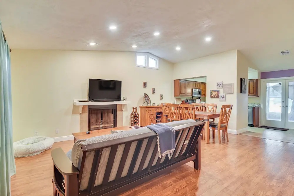 Pet-friendly Tampa Bay Getaway: Walk to the Water!