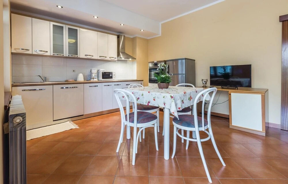 Stunning Home in Porec With Wifi and 2 Bedrooms