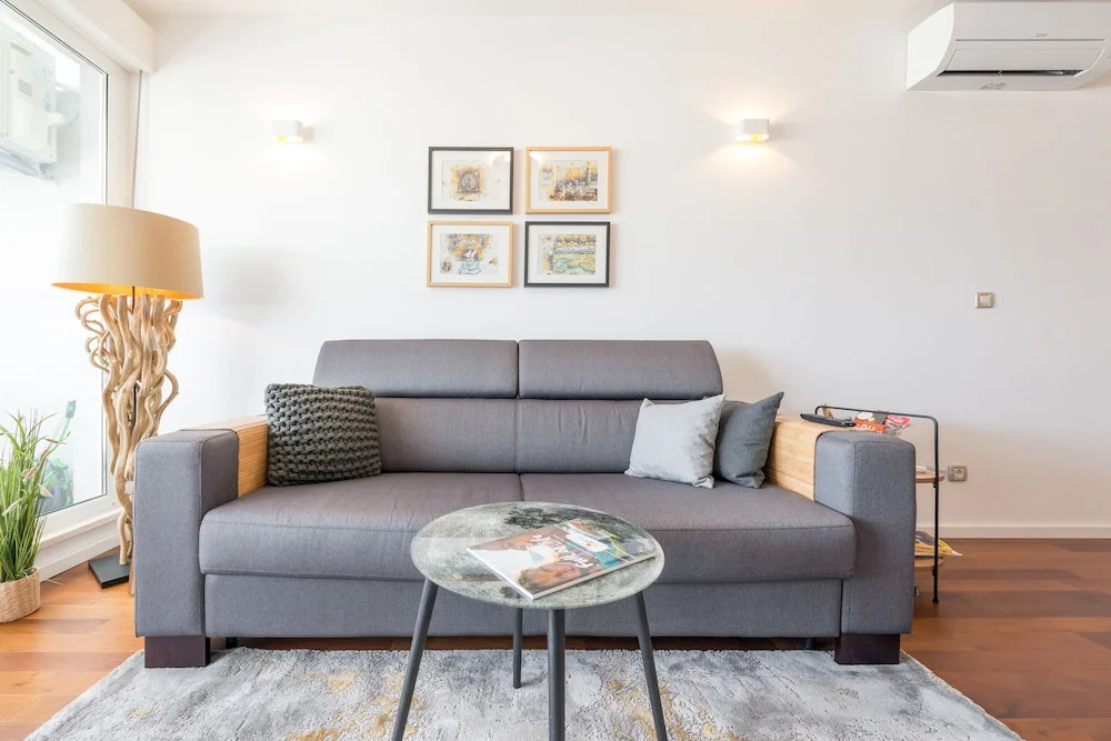 Beach & Palms Apartment