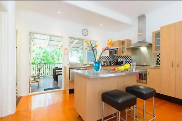 Sunny Home - near West End Cafe's, South Bank & City