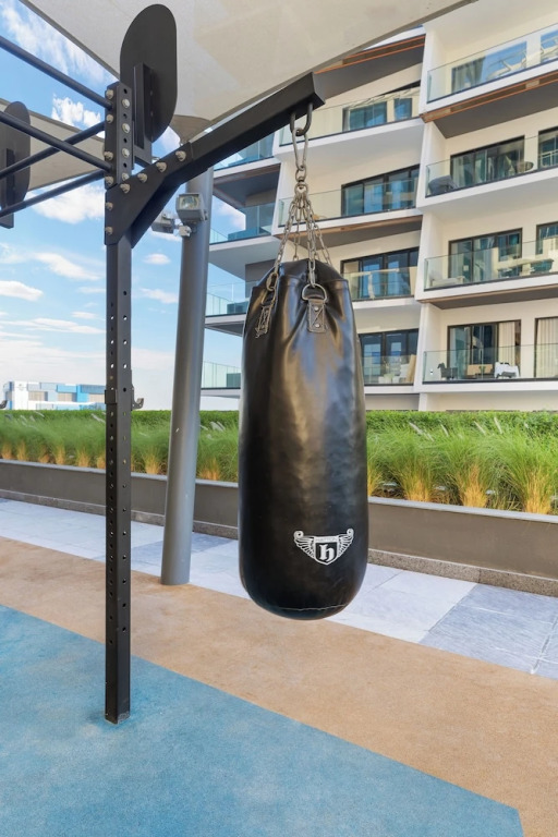 Waves - Comfort and Style in a 21st-Floor Studio With View