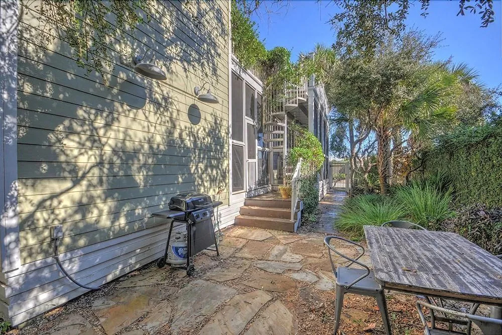 GOING COASTAL 3 Bedroom Holiday Home by Five Star Properties