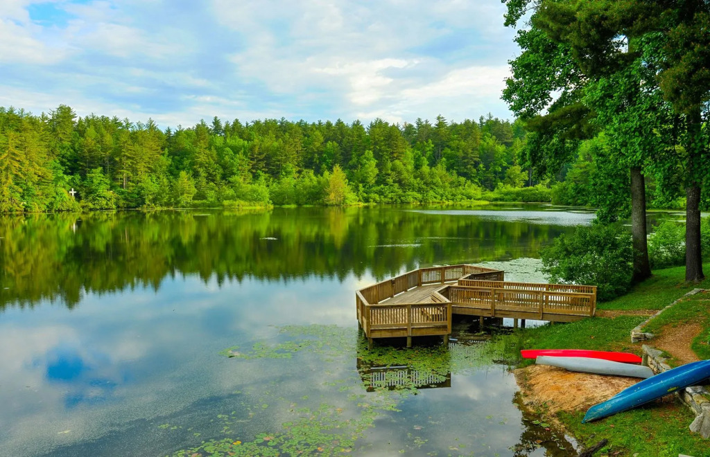 Kanuga Inn & Lodging