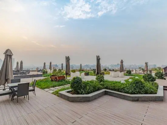 Yunshang Qingju Hotel (Xi'an Bell Tower City Wall Yongningmen Subway Station Branch)
