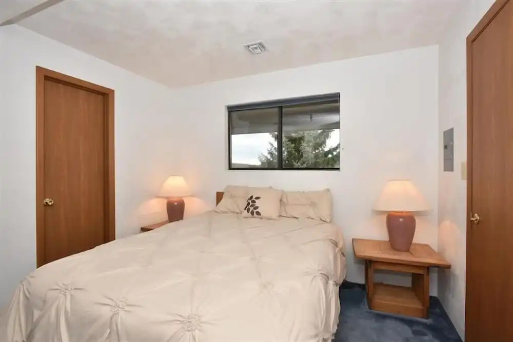 Seven Springs 3 BR Loft Condo, Walk to Slopes! by RedAwning