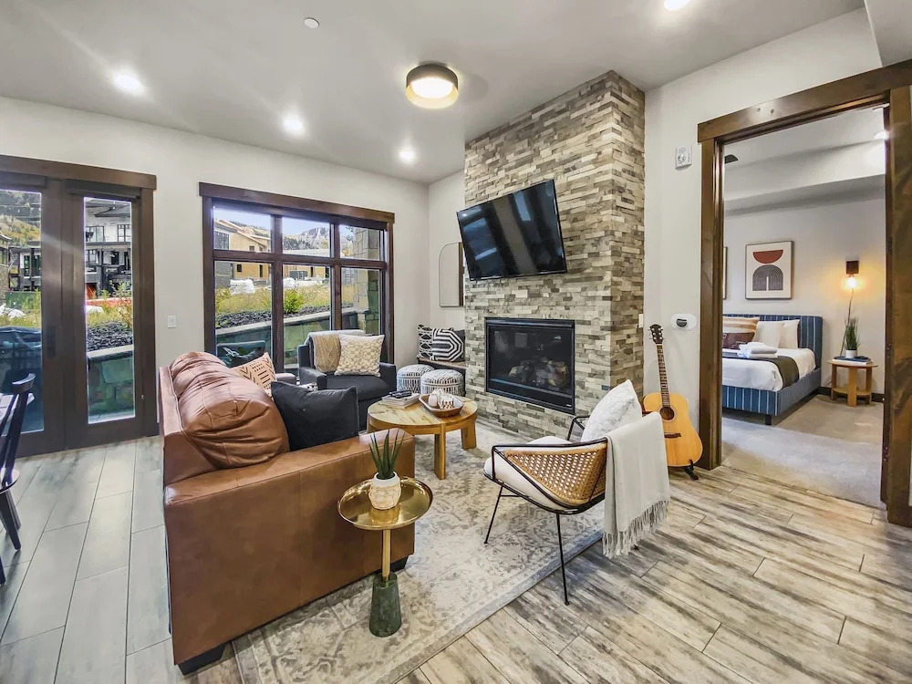 106 Blackstone Mountain Marvel! 2 Bedroom Condo by RedAwning