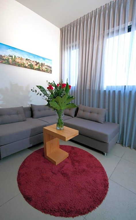 Hillel 11 Hotel