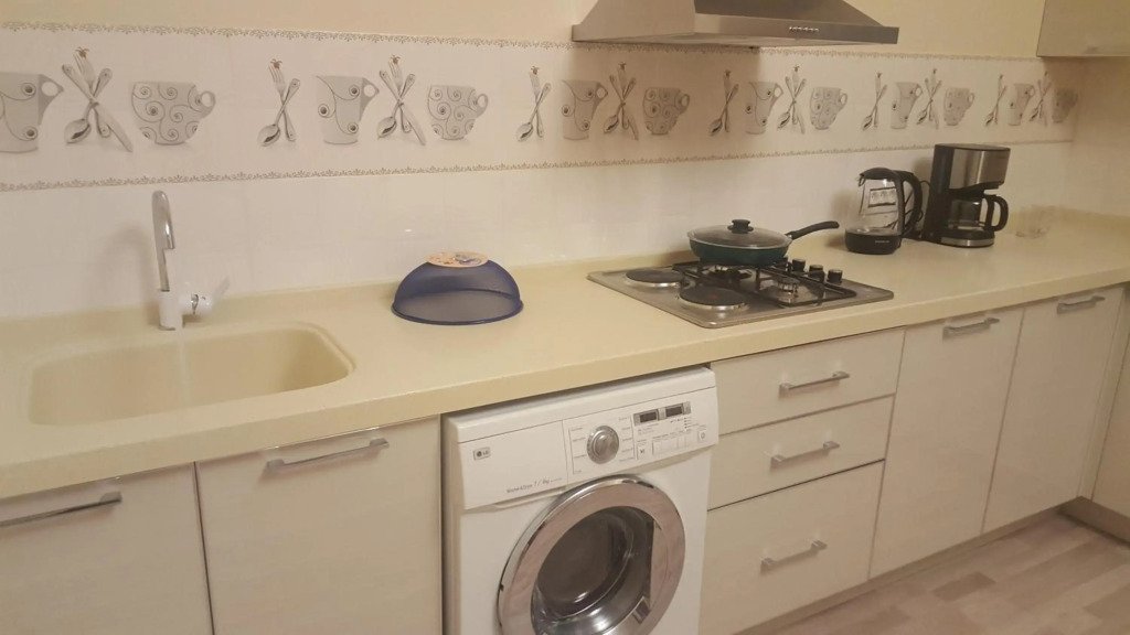 Charming 2 Bedroom Apartment near the Citys Biggest Mall