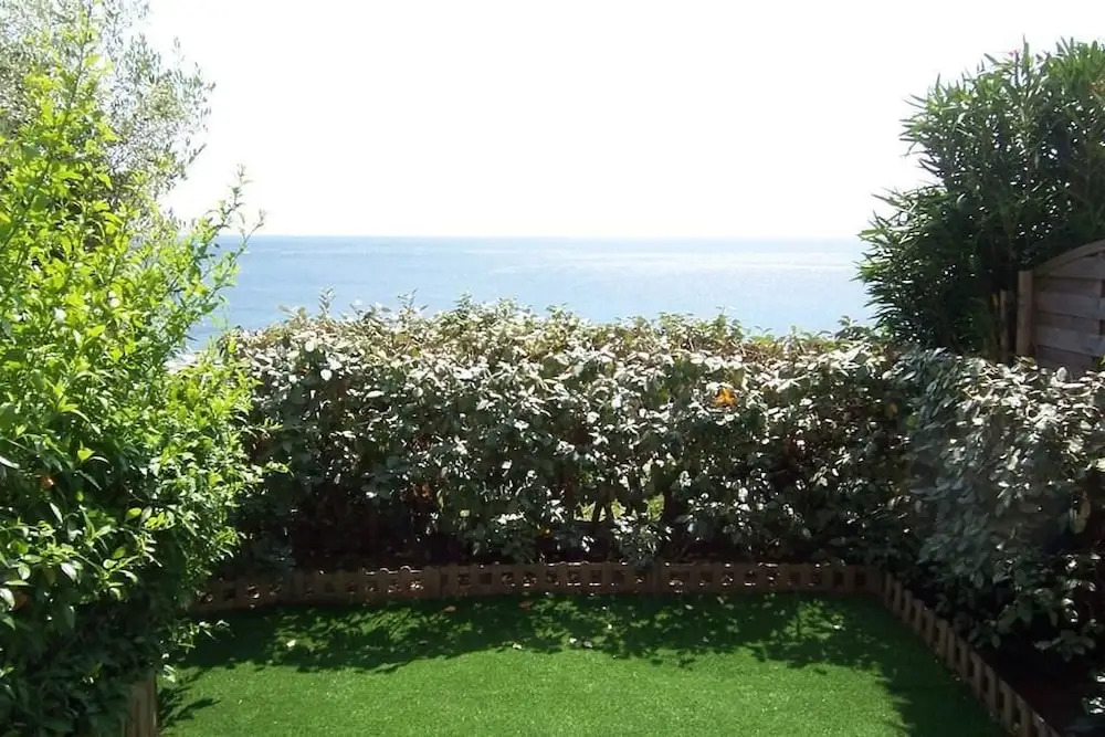 YVETTE MINI-VILLA - FACING THE SEA Apartment 2