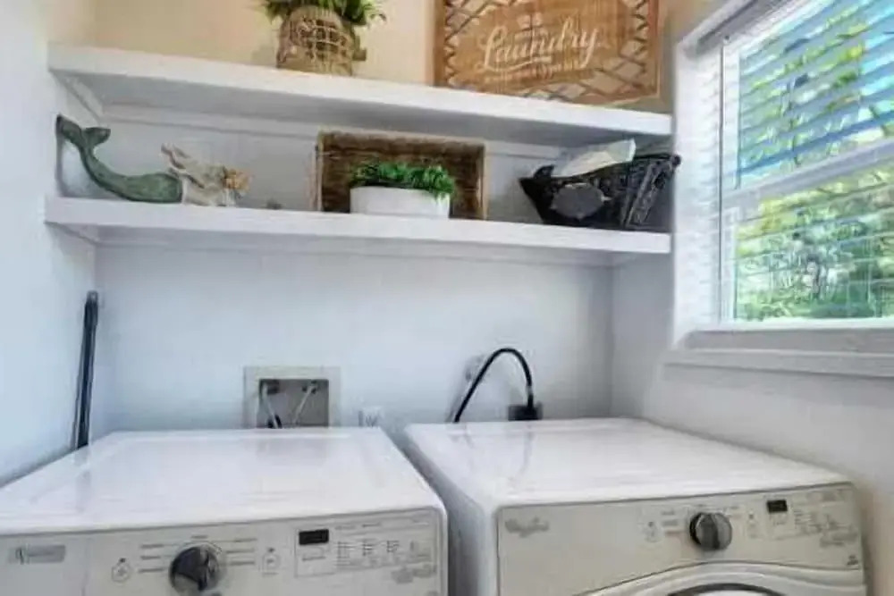Sleeps 24, 2 Homes Pool, Backyard Tiki Bar, Fire Pit, Cornhole Walk to Beach