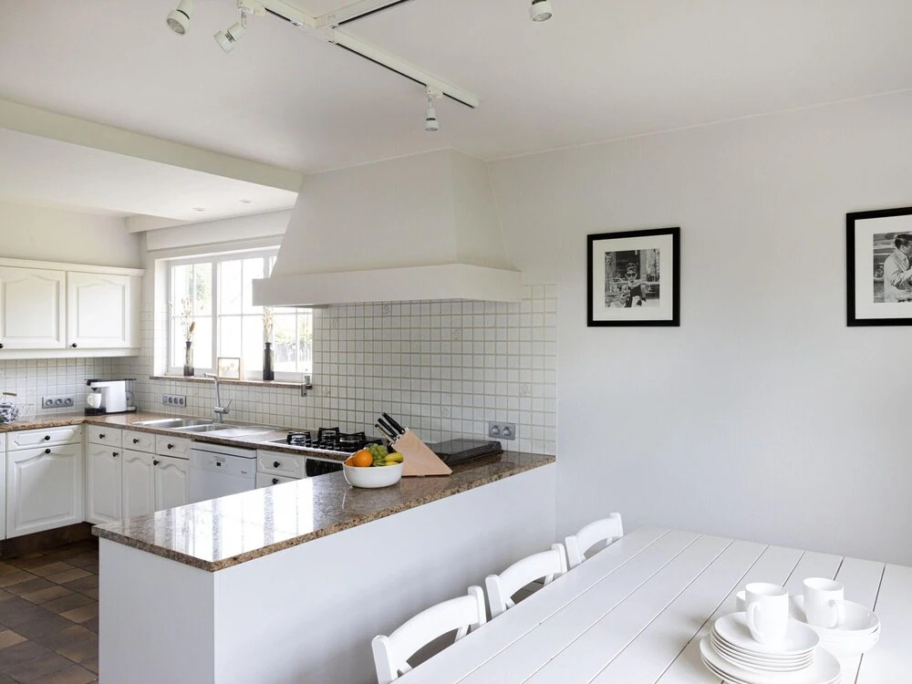 Luxury Villa in Sint-Idesbald with Hot Tub