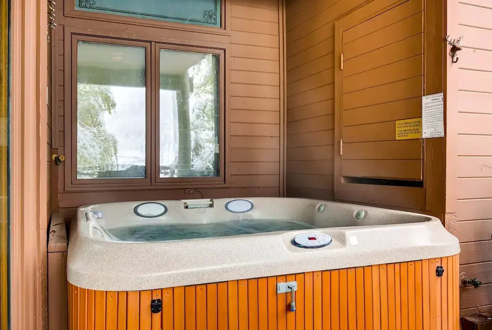 Powder Run C11 3 Bedroom Condo by RedAwning