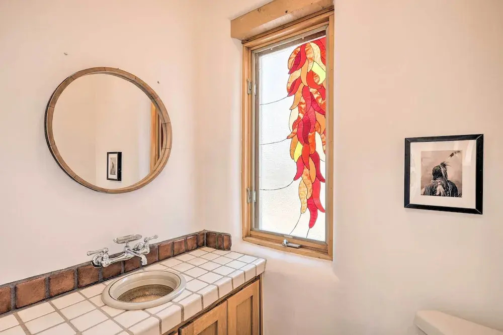 Casa al Reves Pueblo-style House With Views!