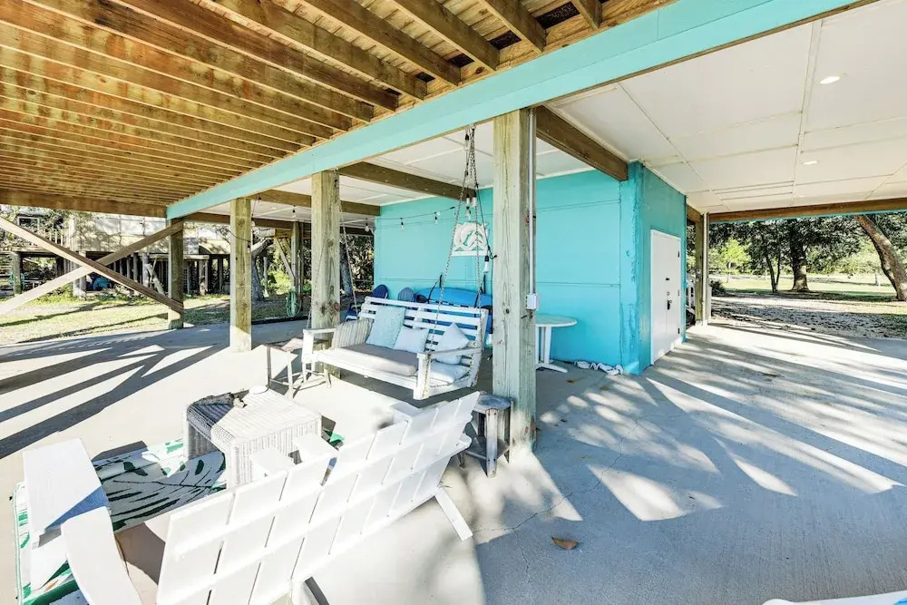Gulf Shores Gem w/ Beachfront Patio & Sunset Pier!