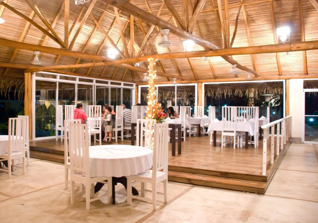 Seis Playas Hotel