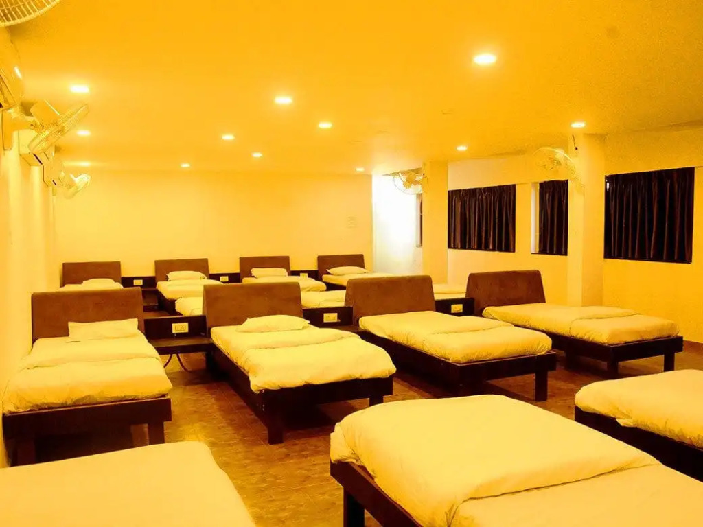 Hotel Ashray