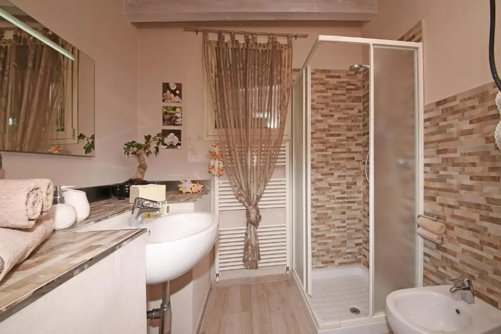 Villa Luna Stunning Modern Villa Shared Infinity Pool, Big garden, Fantastic lake view,AC