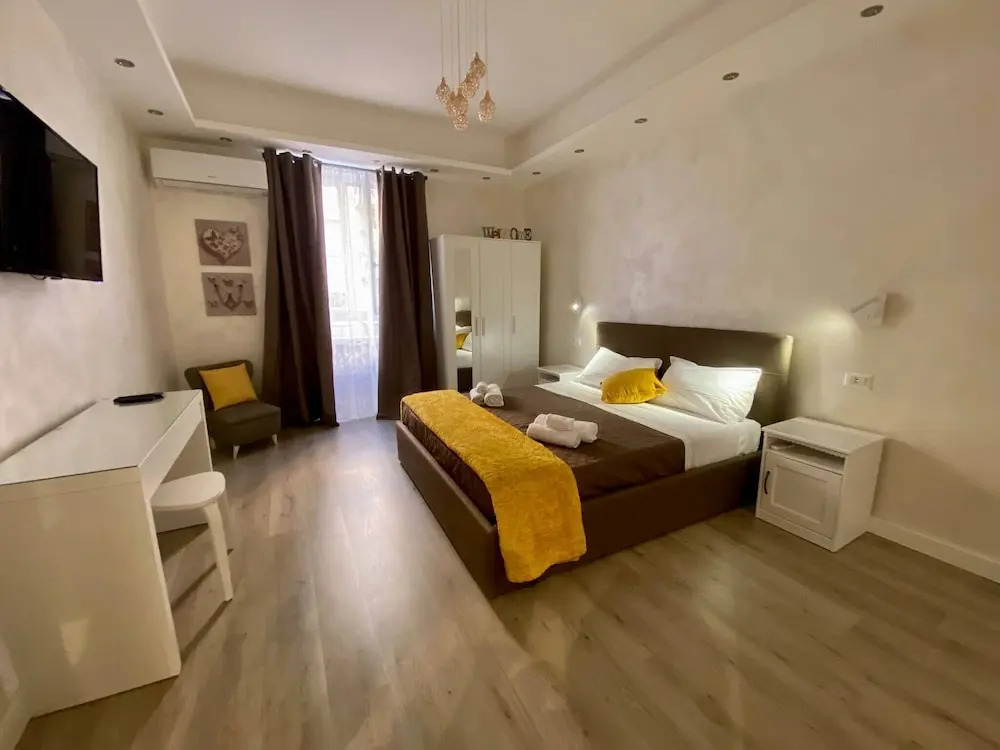 Apartment Near the Colosseum, With Metro Line A a 2 Minutes Walk Away