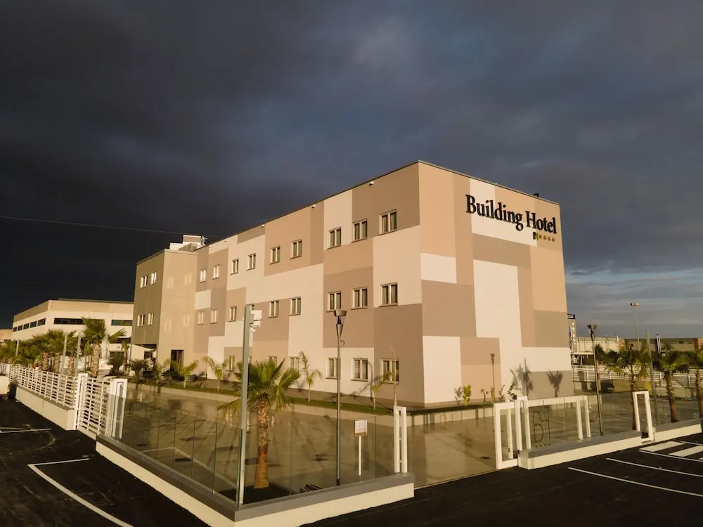 Building Hotel