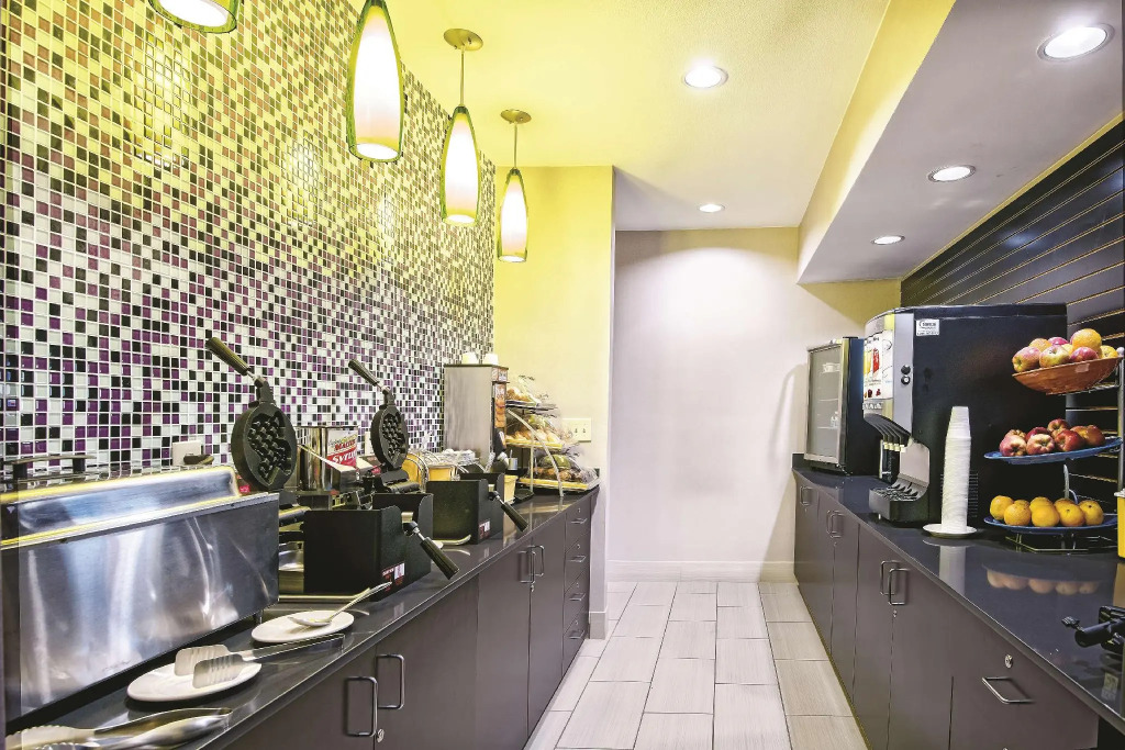 La Quinta Inn & Suites by Wyndham Houston North-Spring