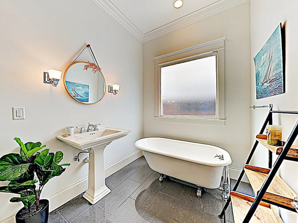 17th Street Home - 4 Br Home