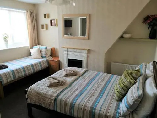 Warwick Court Hotel