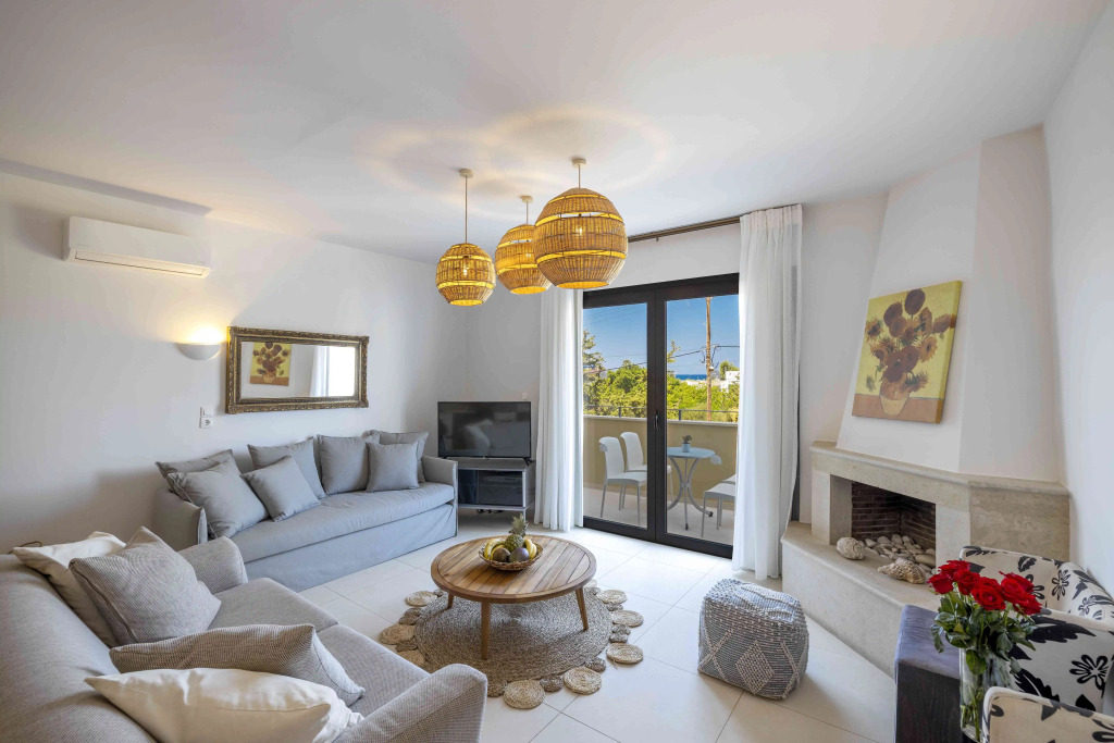 La Stella Suites