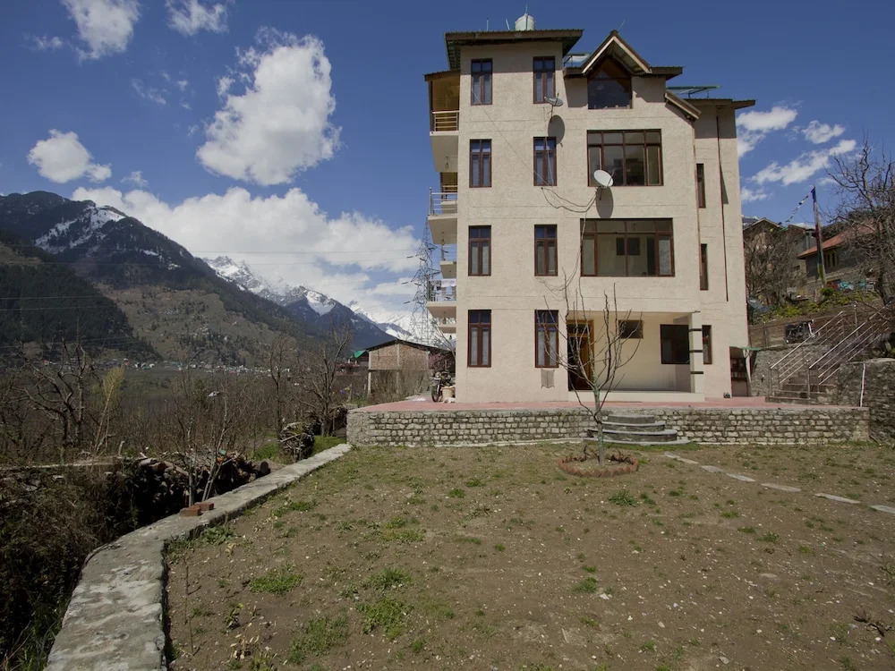 OYO 4719 Hotel WhitePod Manali