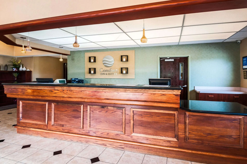 Comfort Inn & Suites North East