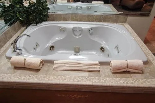 Sybaris Pool Suites Indianapolis