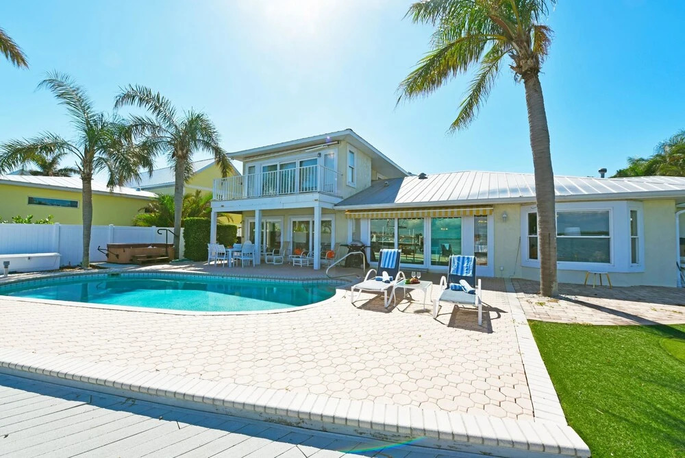 Ocean Sunrise Apartment 5