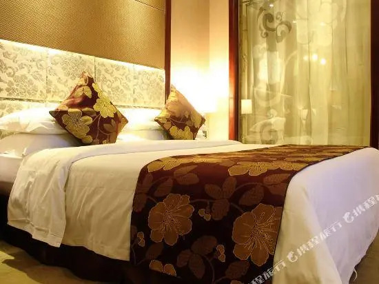 Four Seasons Moon Hotel
