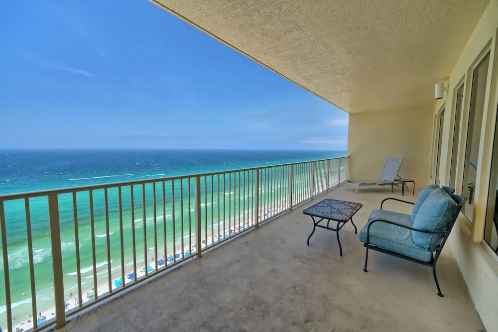 Luxurious Tropical Condo with Breathtaking Gulf View - Unit 2006 by RedAwning