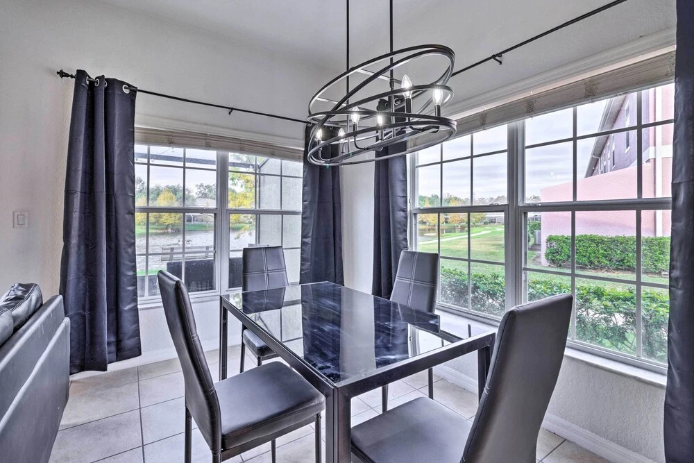 Kissimmee Townhome w/ Pool Access ~ 7 Mi to Disney