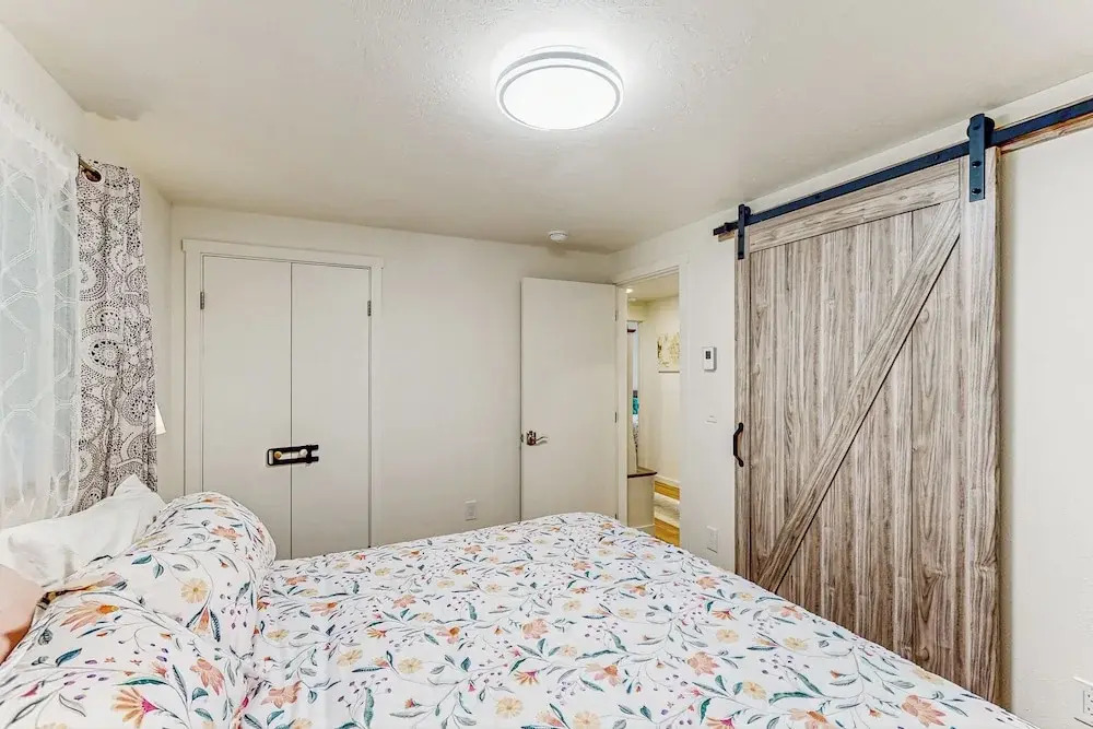 1 Mi to Campus! Family Home w/ Game Room in Eugene