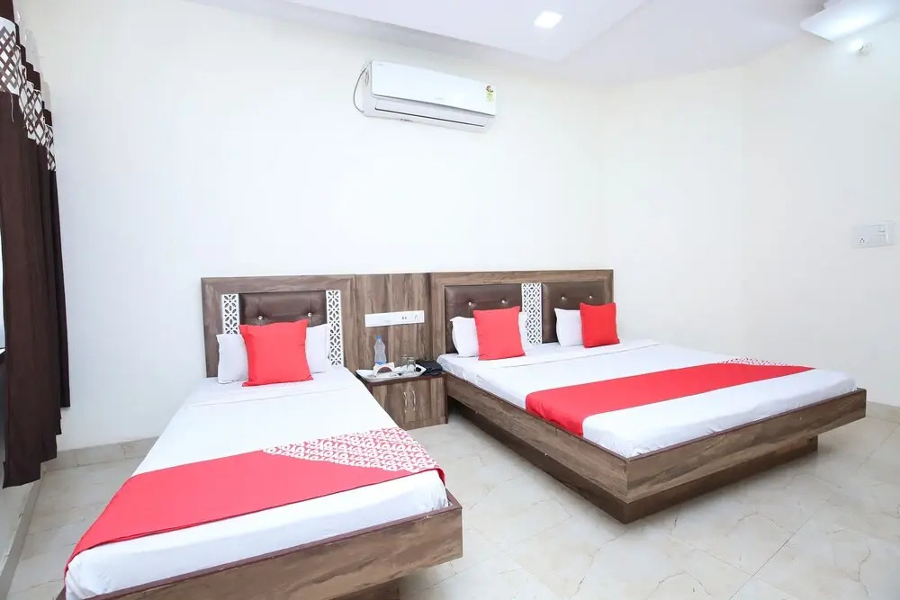 Oyo 22652 Sehmi'S Best Rest Inn