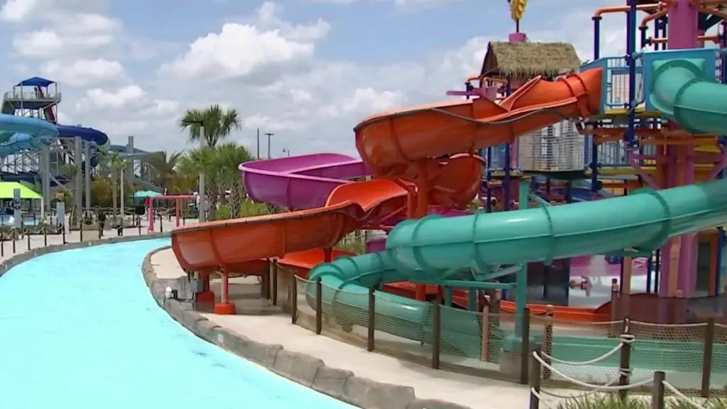 Mickeys Sunspot - 6 bed Emerald Island Resort pool home