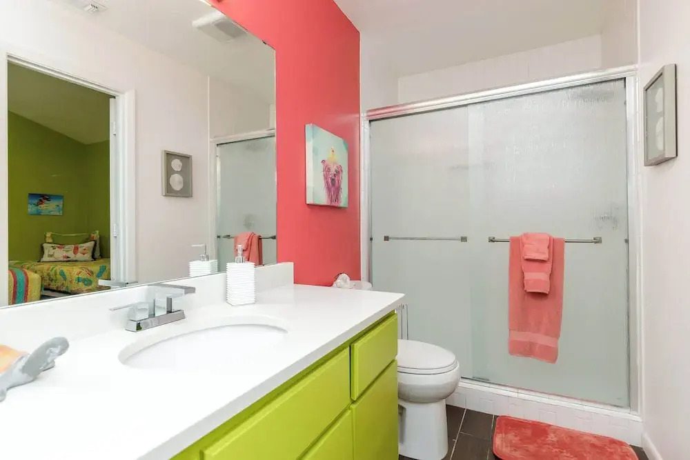 Stylish 3 Bedroom Pool Pets Sleeps 10