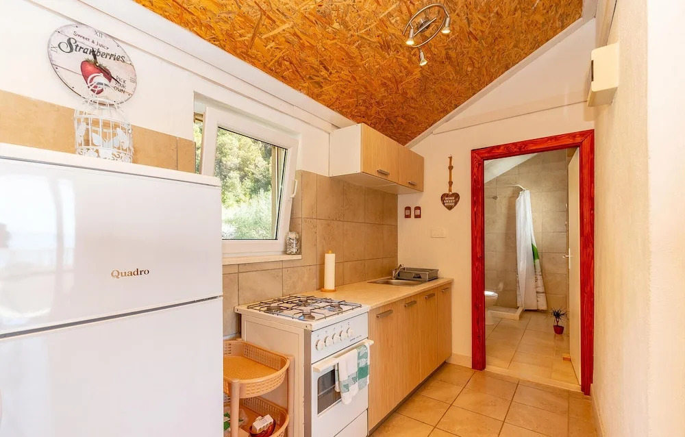 Gorgeous Home In Pupnat With House Sea View