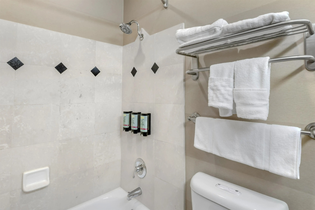 Best Western Plus Brookside Inn