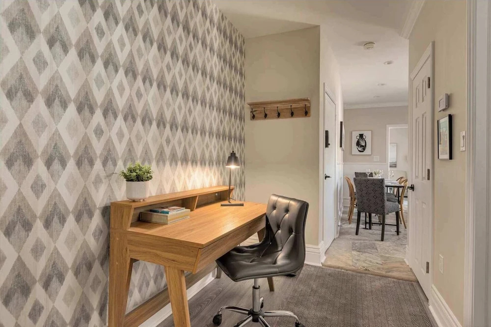 2BR Suite With LRG Patio