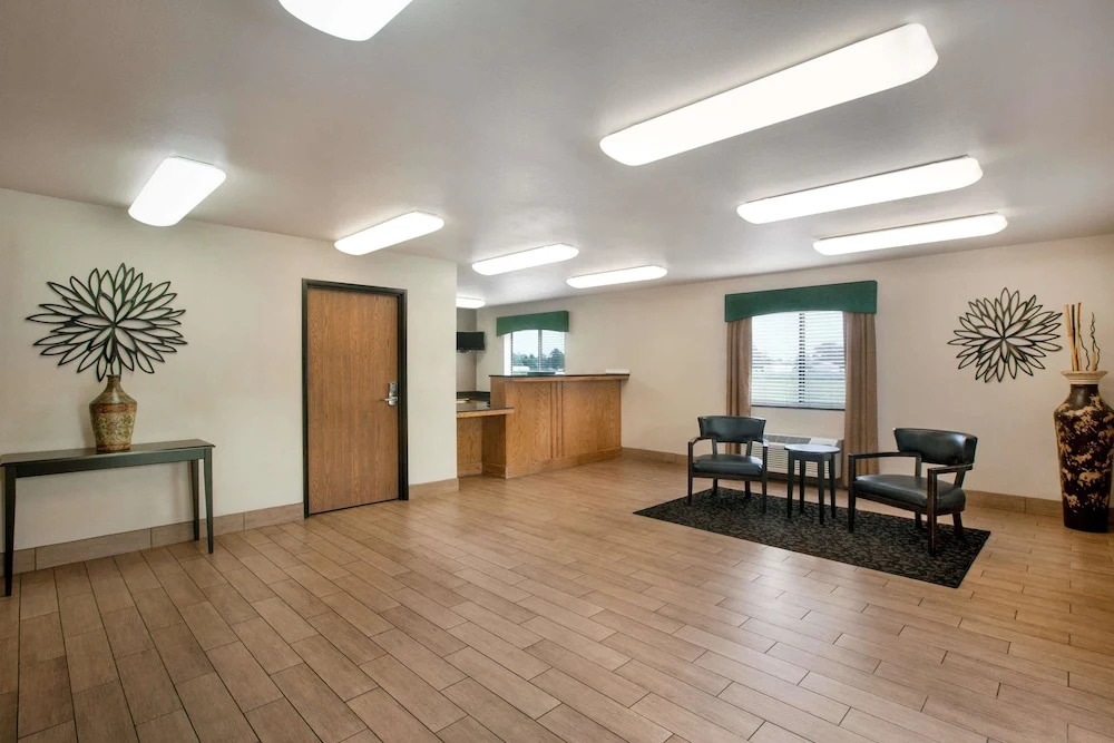 Oak Tree Inn Livonia West