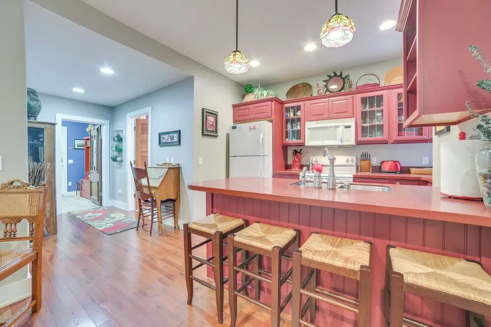Northwest Michigan Duplex: 1/2 Mi to Lake Michigan