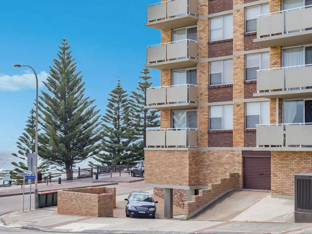 Tasman Towers - Unit 13