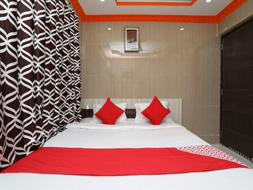 OYO 14868 Hotel Priyadarshini