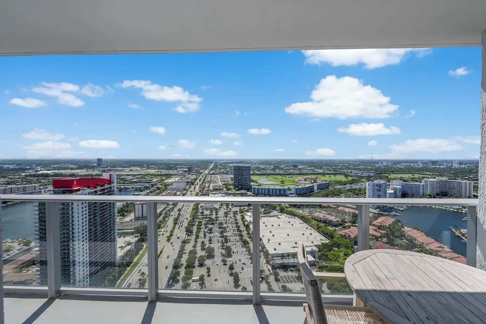 Stunning High-floor City View 1BR Hyde Beach House