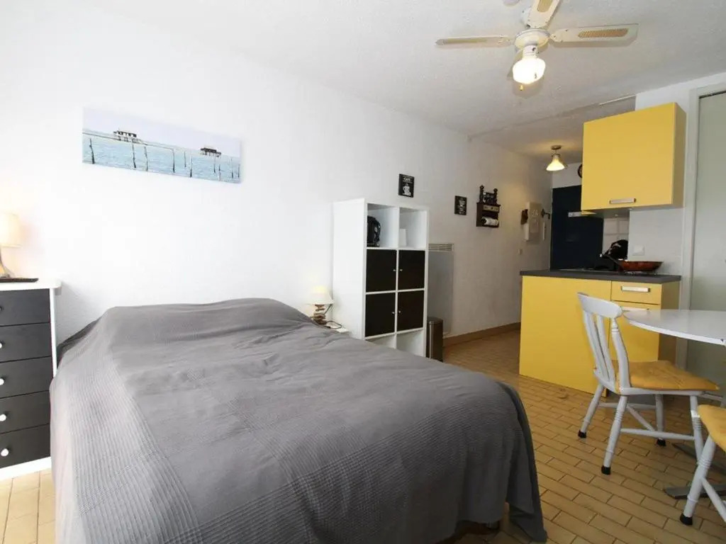 Appartement Balaruc-les-Bains, 1 pièce, 2 personnes - FR-1-553-100