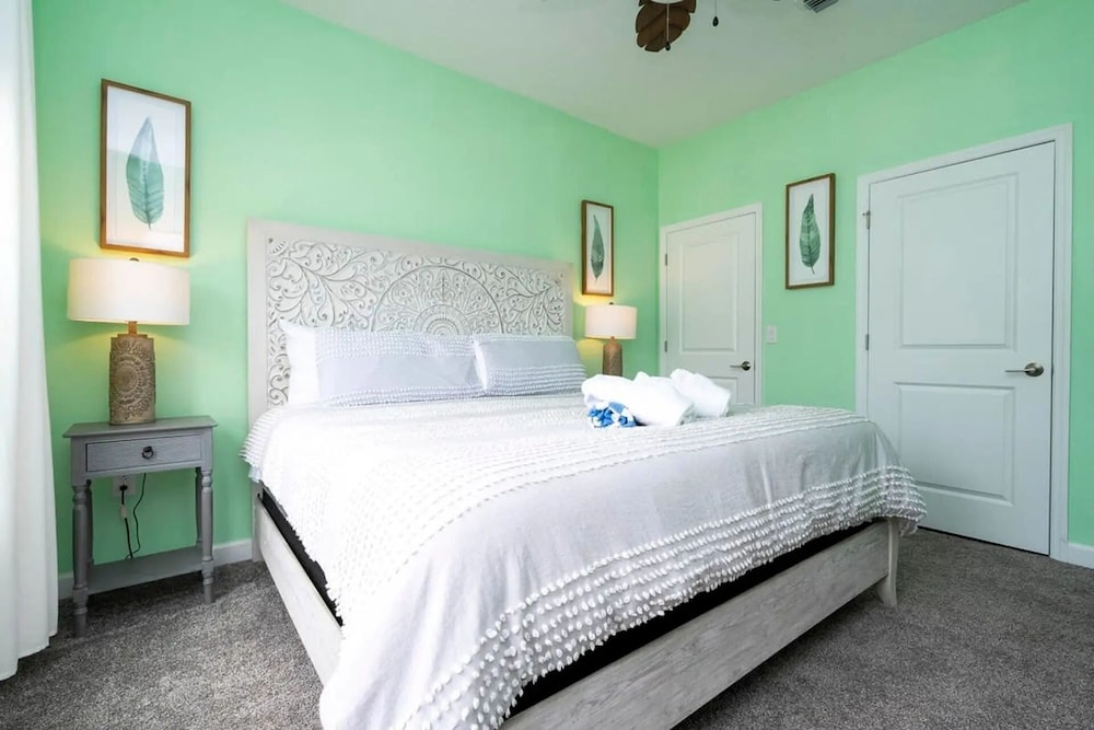 Storey Lake 4BR Home w/ Themed Room & Pool