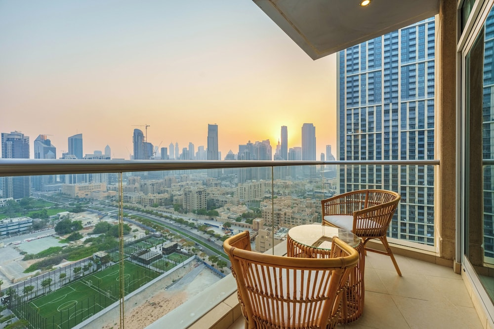 Maison Privee - Modern Chic Apt w/ Spectacular Downtown Views