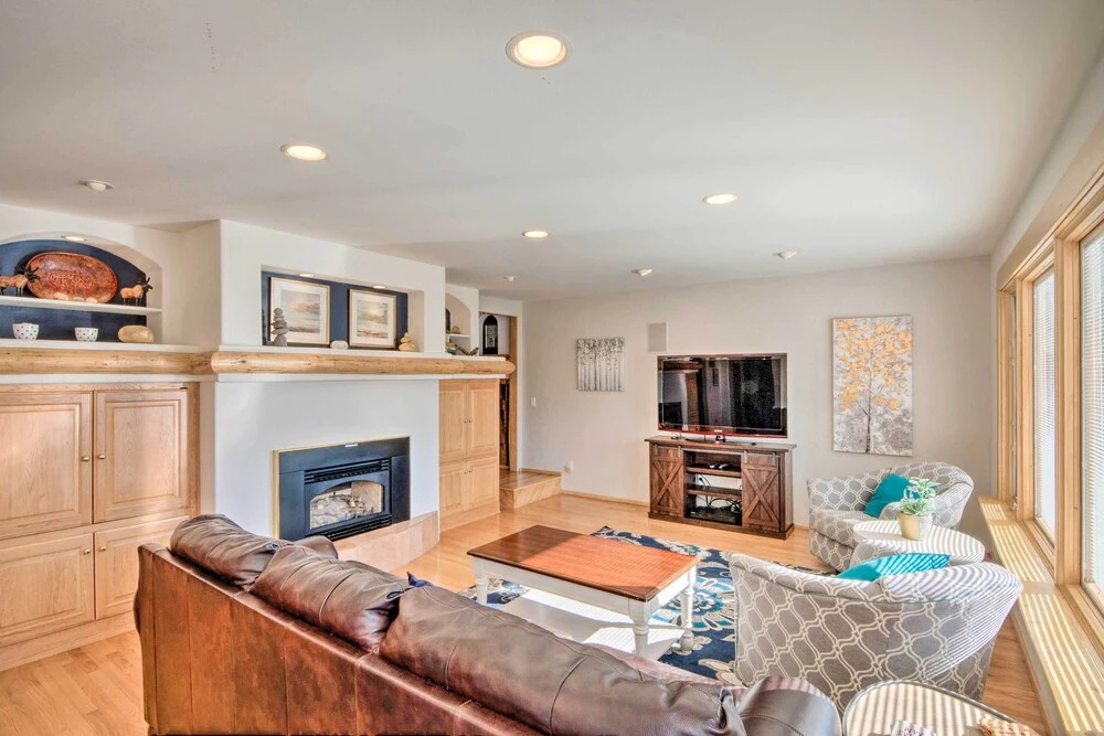 Buena Vista Oasis w/ Mtn Views, 3 Mi to Dtwn!